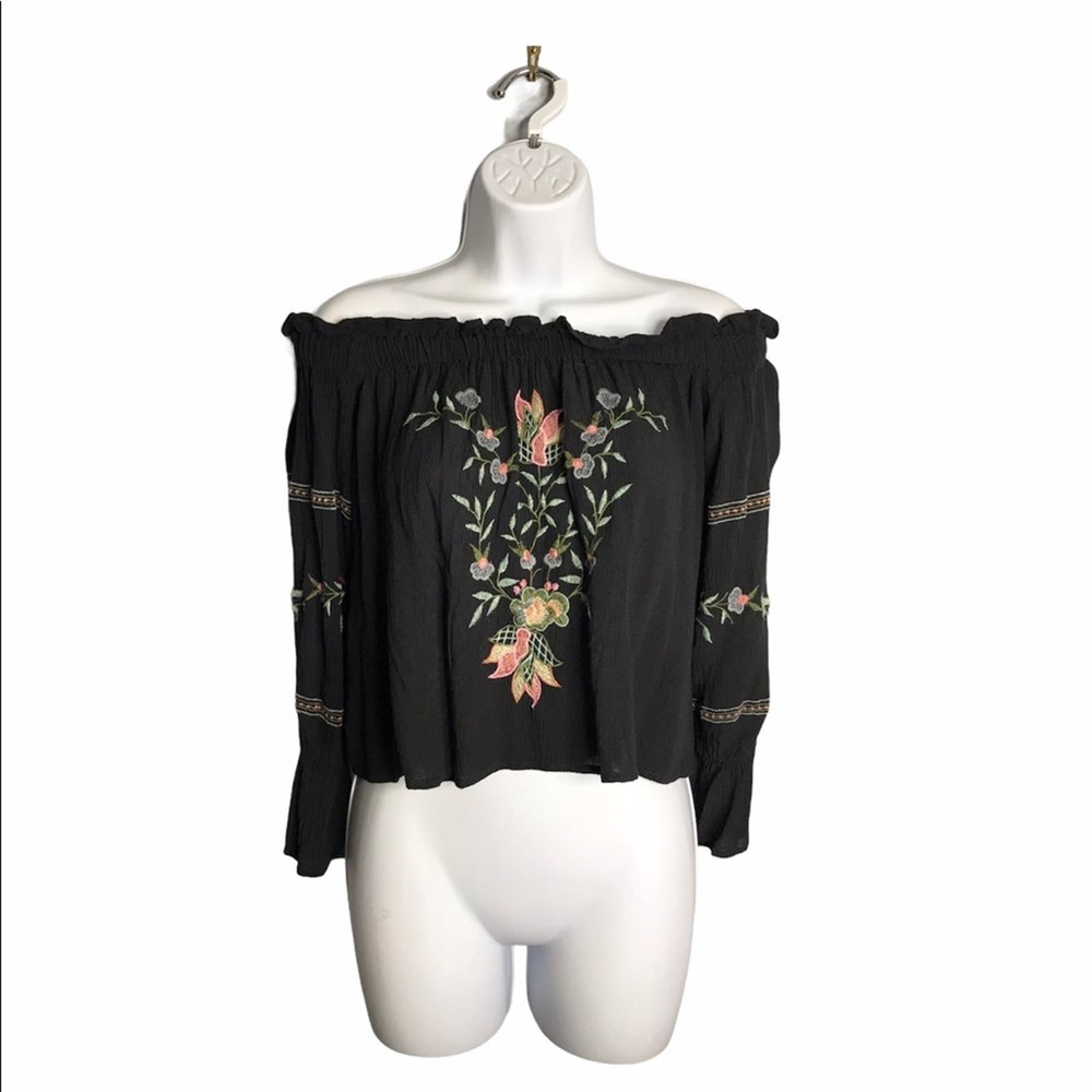 American Eagle | Off Shoulder Embroidered Blouse •